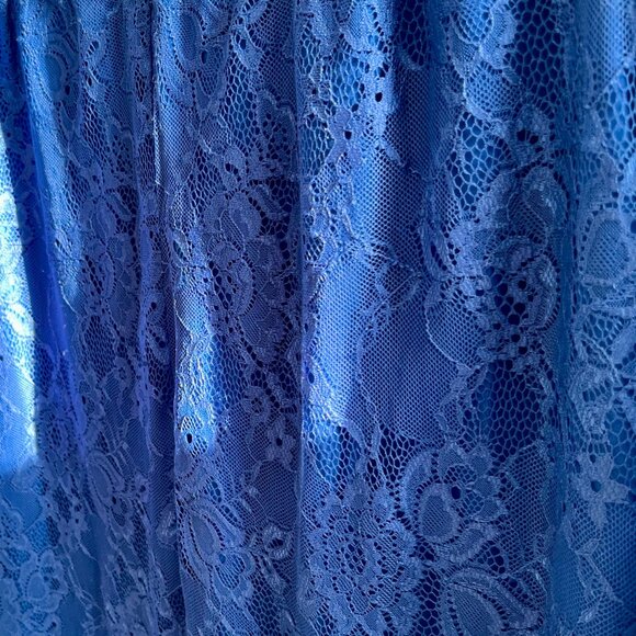 Lace shift dress - Picture 4 of 8